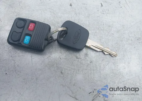 2004 Ford Mustang из США, поврежденный, VIN 1FAFP40684F176174